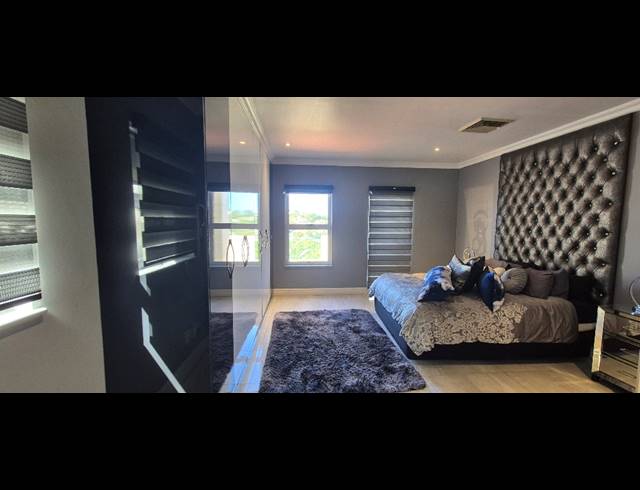 3 BEDROOM APARTMENT FOR SALE IN LA LUCIA
